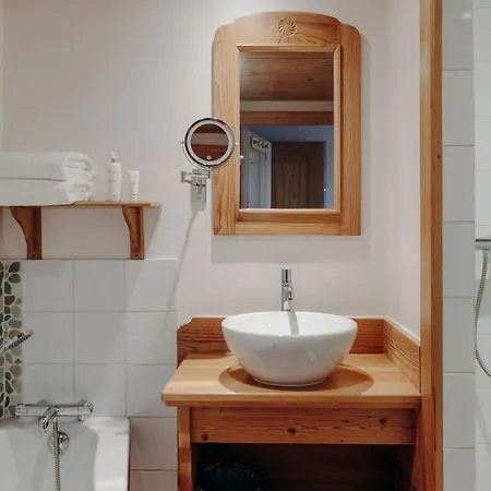 Le Chalet Adults Only Hotel